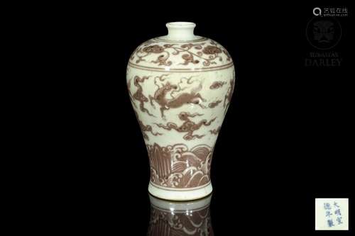 Small "meiping" vase, white and red, 20th century