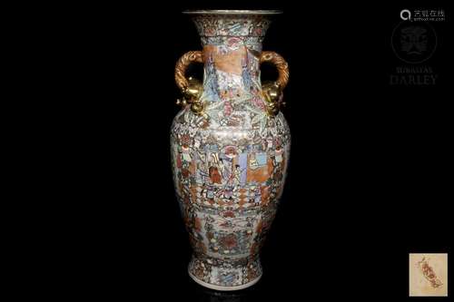 Large Chinese enamelled vase, 20th century