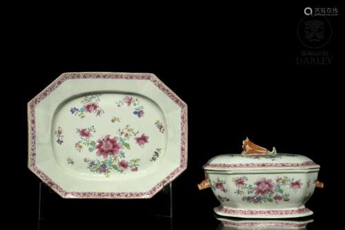 Polychrome porcelain tray and tureen, 20th century