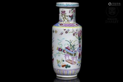 A famille rose chinese porcelain vase