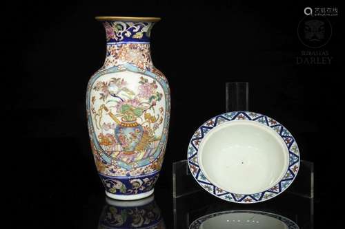 Lot of a vase and bowl enameled, China, 20th century