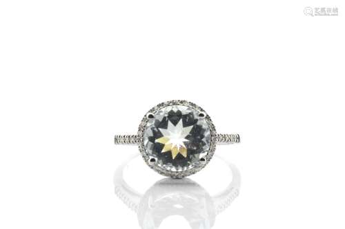 18k white gold with aquamarine and diamonds ring