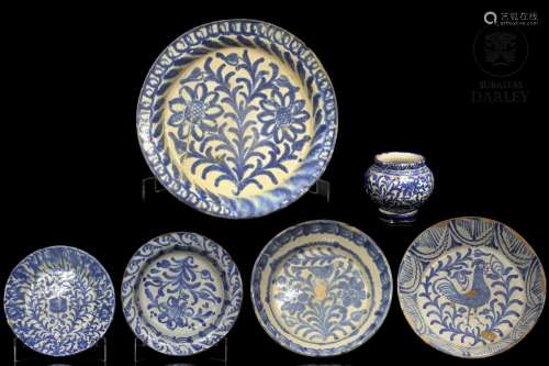 Collection of glazed ceramics from Fajalauza, 19th century