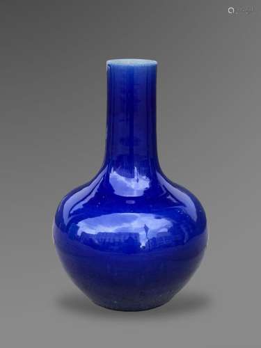 A Large Blue Glazed Bottle Vase, 19th/20th century