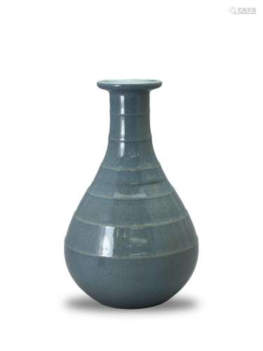 A Ru-type ribbed vase, marked Yongzheng