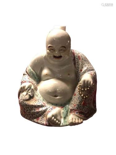  A LATE 19TH CENTURY CHINESE STATUE OF A SEATED BUDDHA