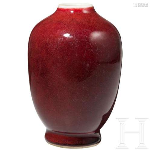 A Chinese copper-red glazed vase, 19th/20th century