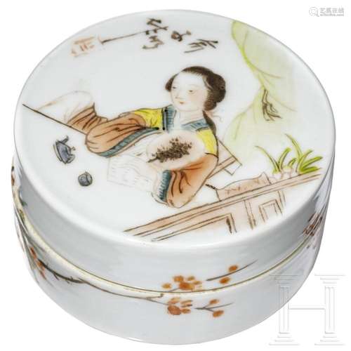 A Chinese famille rose circular box, GuangXu, circa 1900