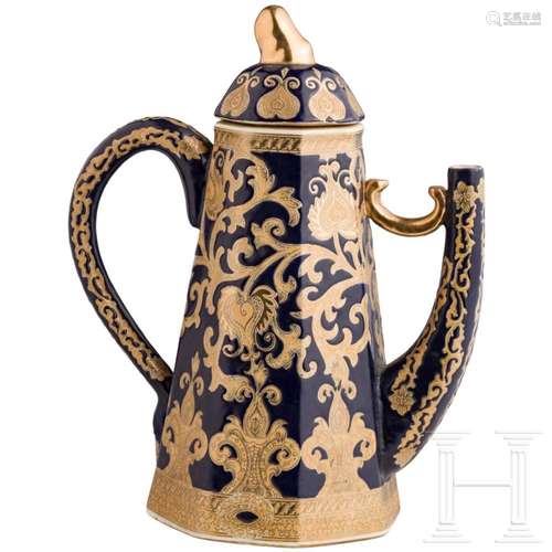 A large Chinese coffee pot, 20th century