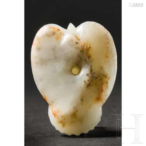 A Chinese jade bird pendant, 20th century