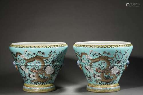 A PAIR OF QING  PERIOD FAMILLE ROSE 'DRAGON' BASINS