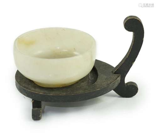 A Chinese pale celadon jade cup, Qing dynasty