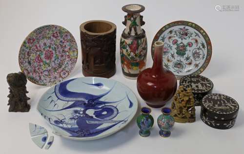 A group of Chinese ceramics and other collectibles, Republic...