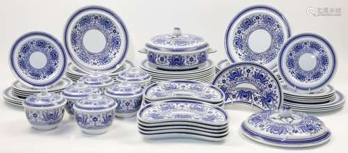 A Wedgwood Etruria porcelain Magnolia pattern part dinner se...