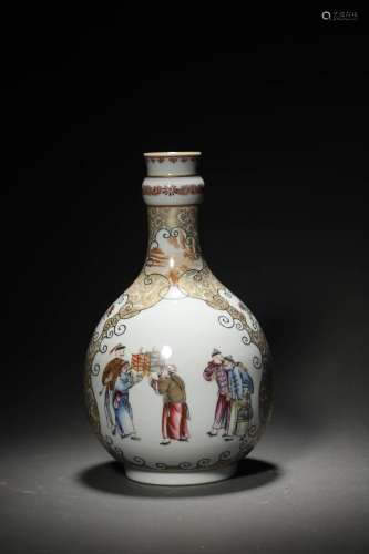 A QING  PERIOD FAMILLE ROSE 'FLORAL' VASE
