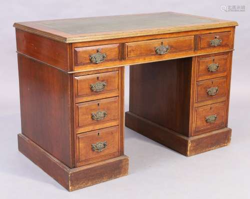 An Edwardian mahogany desk, first quarter 20th century, with...
