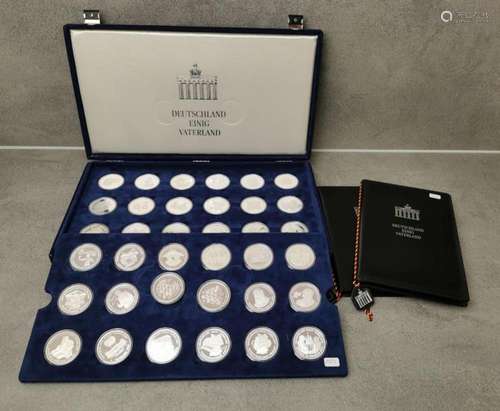 COMMEMORATIVE MEDAL COLLECTION