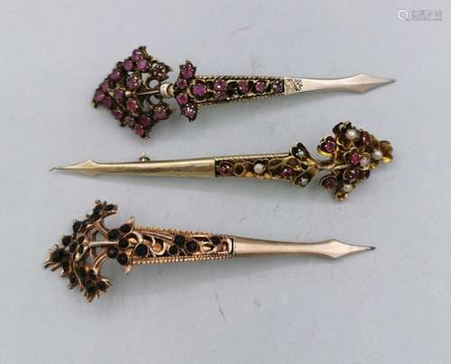 3 TURBAN NEEDLES / BROOCHES