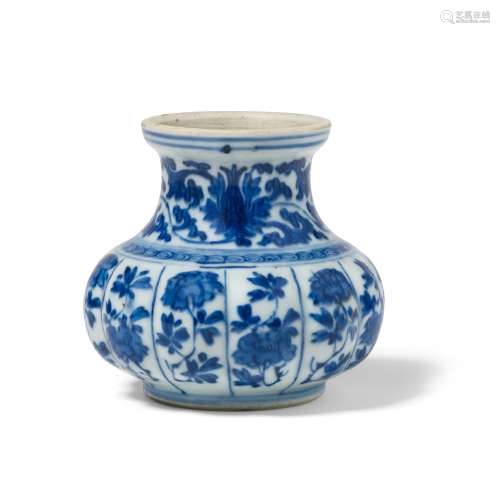 A SMALL BLUE AND WHITE LOBED 'FLORAL' VASE Kangxi period