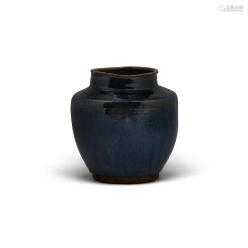 A BLACK-GLAZED JAR Yuan/Ming dynasty