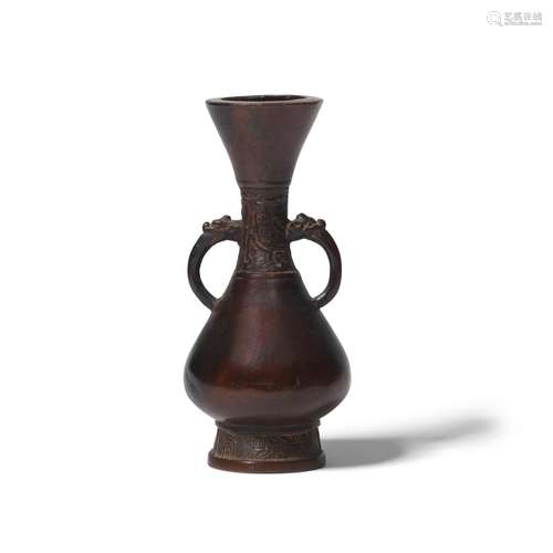 AN ARCHAISTIC BRONZE BOTTLE VASE Yuan - Ming dynasty