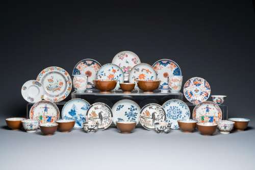 A varied collection of Chinese cups and saucers, 18/19th C.