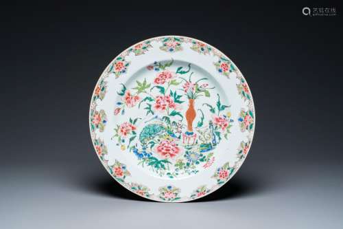 A Chinese famille rose 'antiquities' dish, Qianlong