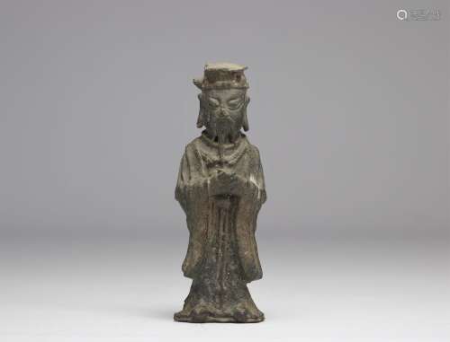 Bronze en forme d\'un personnage traditionnel provenant de C...