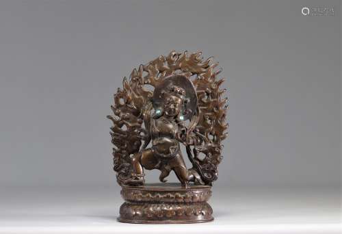 Grande sculpture de divinité Tibétaine en bronze incrusté de...