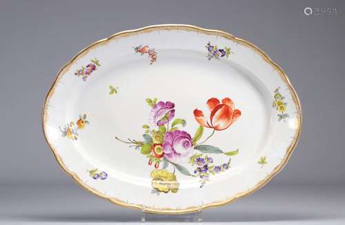 MEISSEN grand plat en porcelaine à décor de fleurs  Poids: 2...