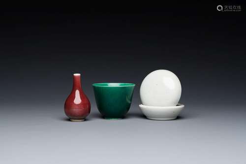 A Chinese monochrome copper-red vase, a green anhua 'dragon'...