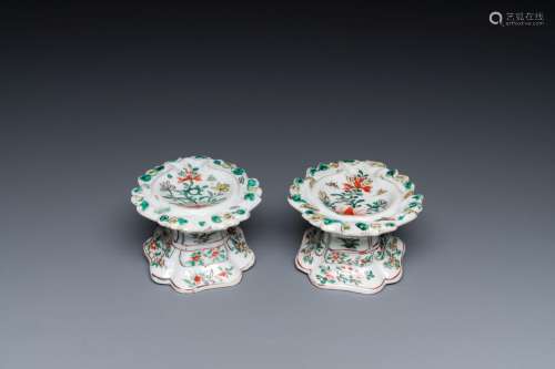 A pair of Chinese famille verte salts, Kangxi