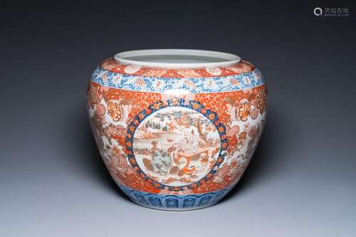 A Japanese Imari fish bowl, Meiji, 19th C.