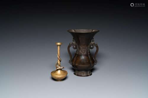 Two Japanese bronze vases, Edo/Meiji, 17/19th C.