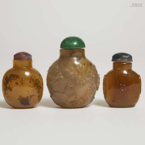 A Group of Three Agate Snuff Bottles, 19th/20th Century, 晚清...