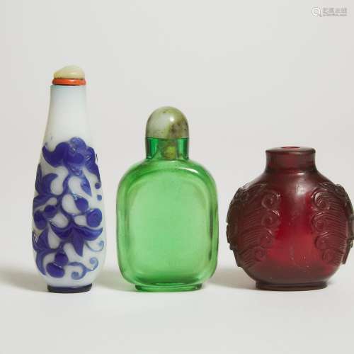 A Group of Three Glass Snuff Bottles, 19th/20th Century, 晚清...