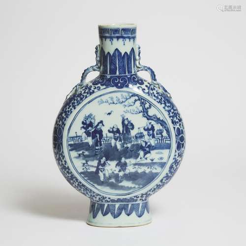 A Large Blue and White 'Figural' Moonflask, 19th Century, 清...