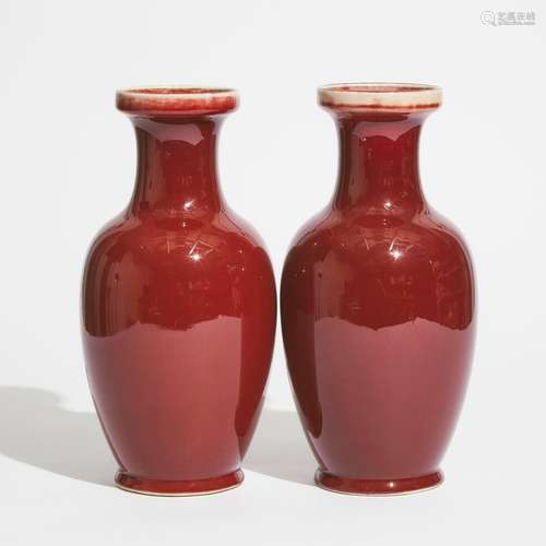 A Pair of Red-Glazed Vases, 20th Century, 二十世纪 红釉赏瓶一...