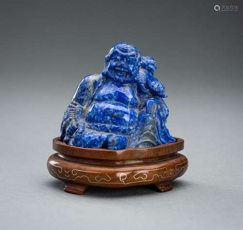 A LAPIS LAZULI FIGURE OF BUDAI WITH CHILD, 19TH CENTURY