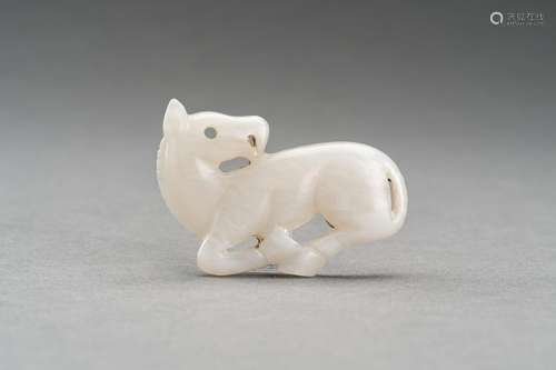 A GRAY JADE PENDANT OF A RECUMBENT HORSE, c. 1920s