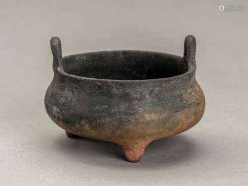 A SMALL BRONZE CENSER, QING
