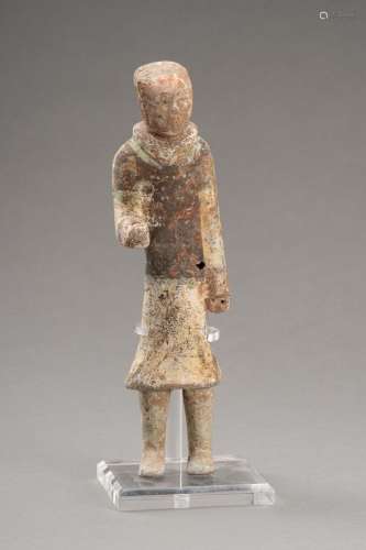 A PAINTED POTTERY FIGURE OF A WARRIOR, HAN DYNASTY