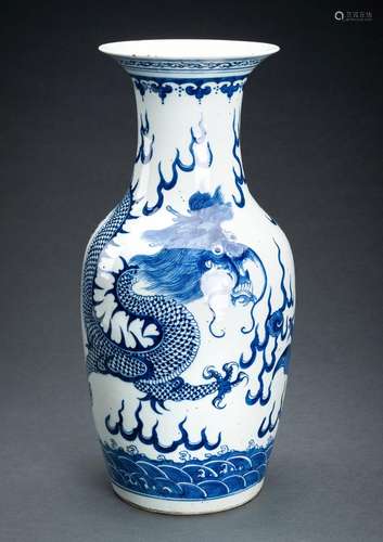 A BLUE AND WHITE ‘DRAGON AND PHOENIX’ PORCELAIN VASE, c. 190...