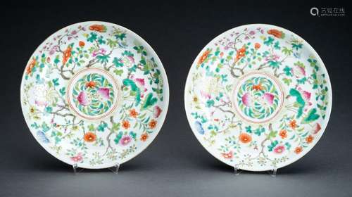 A PAIR OF ENAMELED PORCELAIN DISHES, c. 1920s