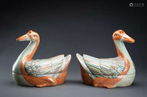 A PAIR OF LARGE PORCELAIN GOOSE TUREENS AND COVERS