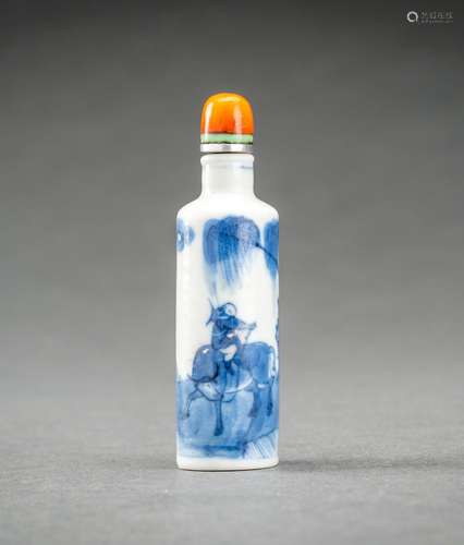 A BLUE AND WHITE ‘OX HERDER’ PORCELAIN SNUFF BOTTLE, QING