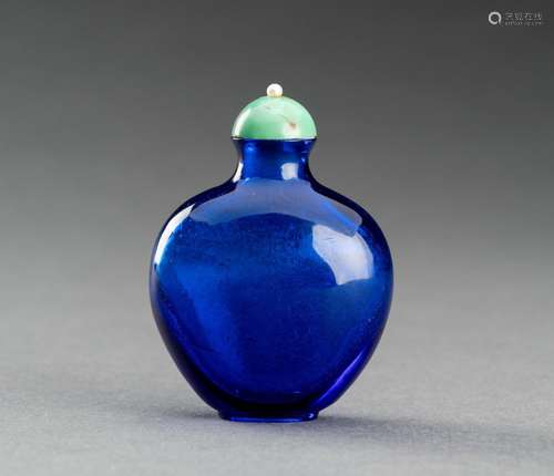 A SAPPHIRE-BLUE GLASS SNUFF BOTTLE