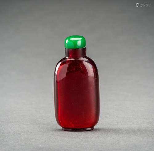 A TRANSPARENT RUBY RED GLASS SNUFF BOTTLE, QING DYNASTY