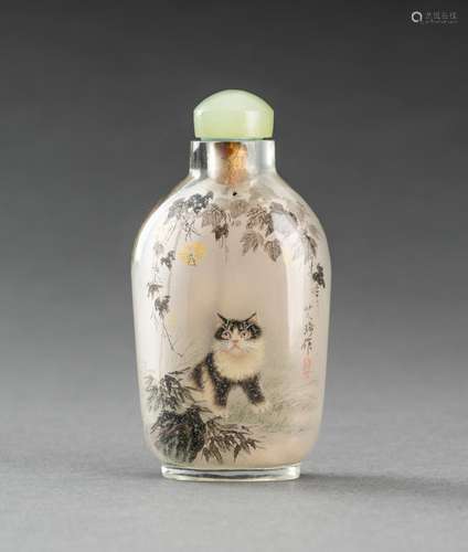 AN INSIDE-PAINTED ‘CAT’ GLASS SNUFF BOTTLE