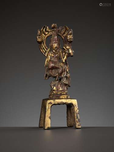 A SMALL GILT BRONZE FIGURE OF AVALOKITESHVARA, TANG DYNASTY